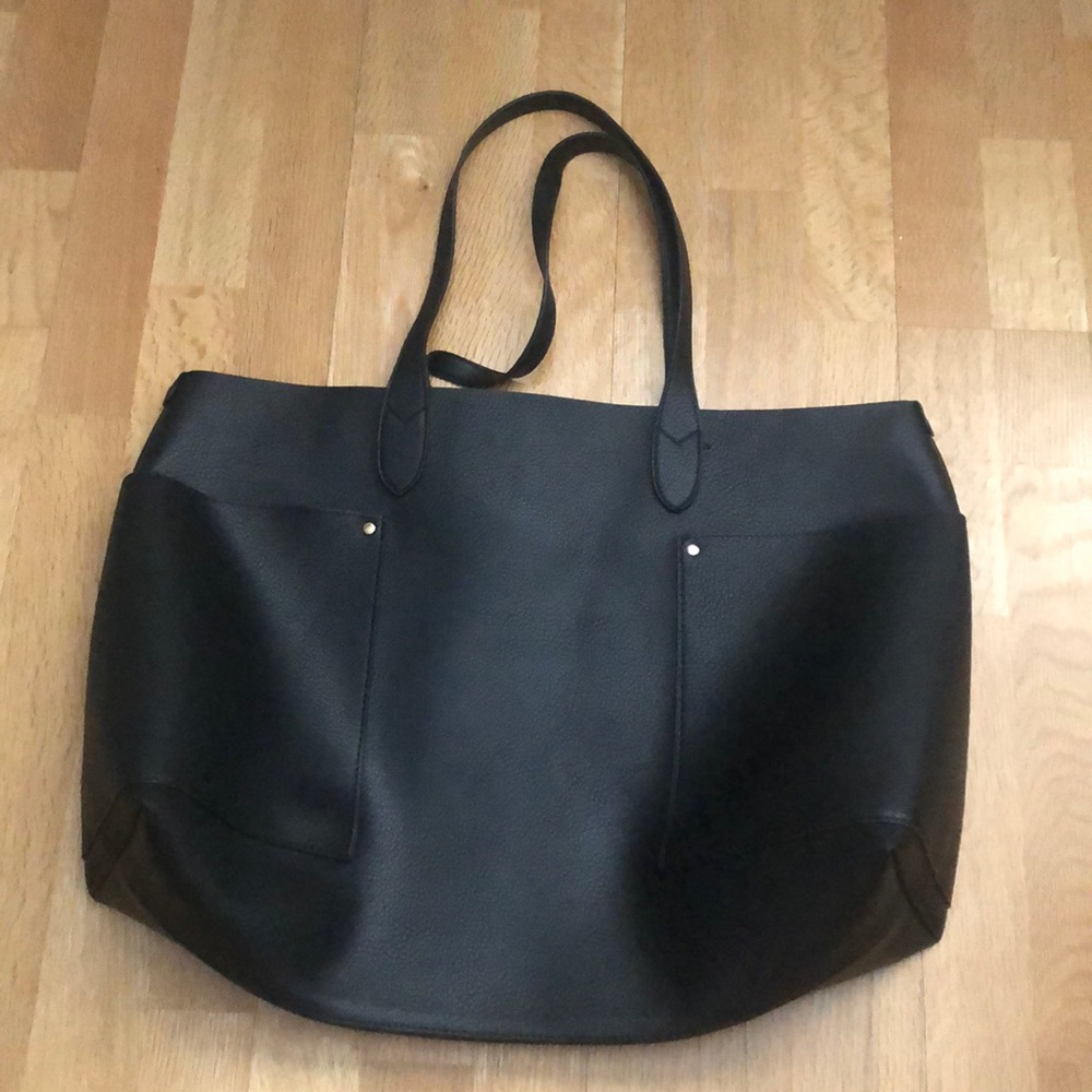 Black tote bag